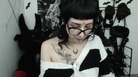 dakota online show from April 25, 3:52 am