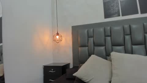 Dakota  online show from November 25, 3:00 pm