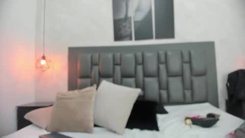 Dakota  online show from September 12, 1:35 pm