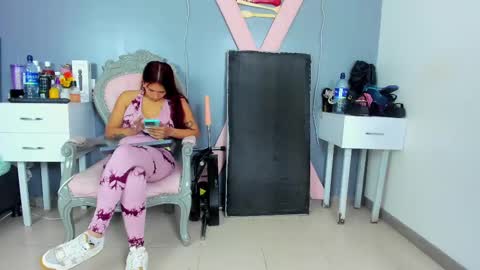 Snapshot of dakotha_90 chatting on March 8, 1:14 pm dakotha online show from March 8, 1:14 pm