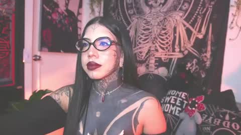 dalia_vorhees online show from May 7, 2:07 am