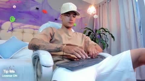 DAMIAN online show from October 7, 3:19 pm