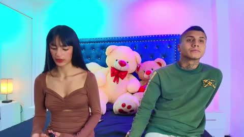 Snapshot of damian_and_roxanne chatting on October 17, 1:04 pm DAMIAN AND ROXANNE.  online show from October 17, 1:04 pm