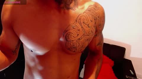 ---Taylor--- online show from December 4, 4:48 am