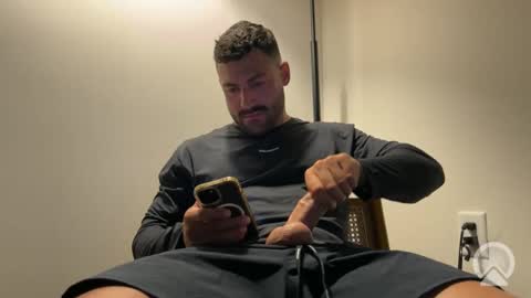 Clyde online show from November 15, 8:05 am