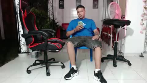 damyan_2003 online show from January 6, 11:31 pm