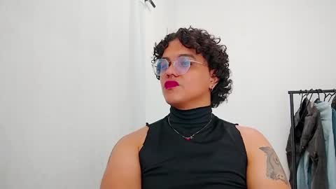Diane Blosson online show from May 4, 1:23 am