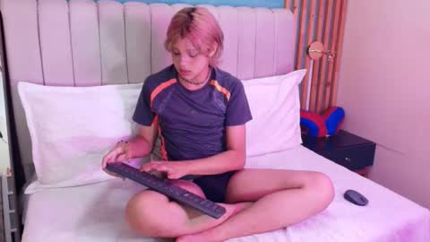 D A N online show from March 23, 7:08 pm