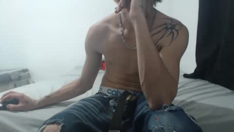 Snapshot of dan_jonson15 chatting on October 23, 1:18 am dan_jonson15 online show from October 23, 1:18 am