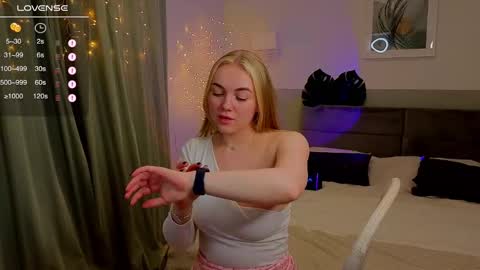 Snapshot of dana_love0 chatting on January 11, 8:10 pm Dana online show from January 11, 8:10 pm