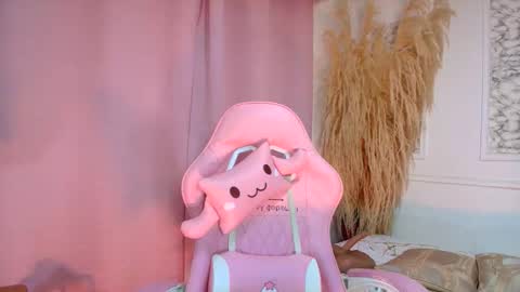 Danella Houston online show from April 5, 8:06 pm