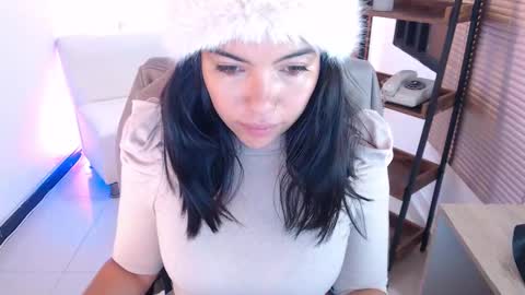 Veronica online show from March 11, 12:41 pm