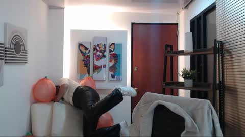 Veronica online show from October 20, 11:15 am