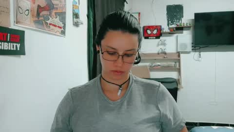 dani y jocelyn online show from May 20, 1:57 am