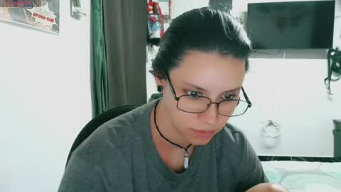 dani y jocelyn online show from May 27, 1:57 am