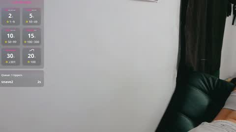 dani y jocelyn online show from October 12, 11:50 pm