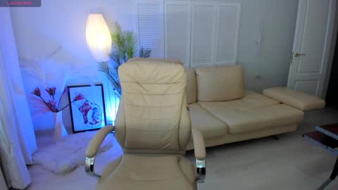 dani_kittys online show from June 5, 7:25 am