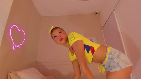 Hi I am Dani online show from November 10, 11:46 am