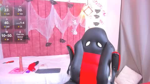 Snapshot of dani_snow chatting on October 22, 9:27 pm Daniella online show from October 22, 9:27 pm