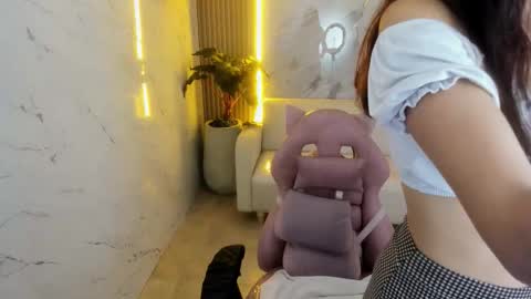 dani_tf online show from February 18, 1:33 pm