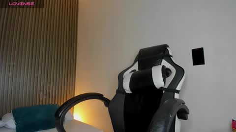 Dania online show from December 14, 2:40 am