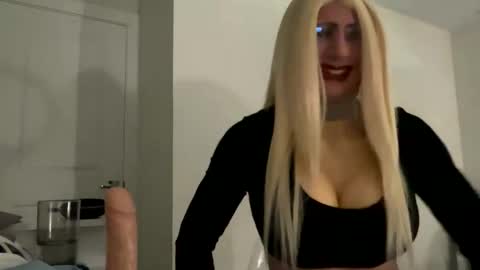 danicdgirl online show from October 18, 1:59 pm