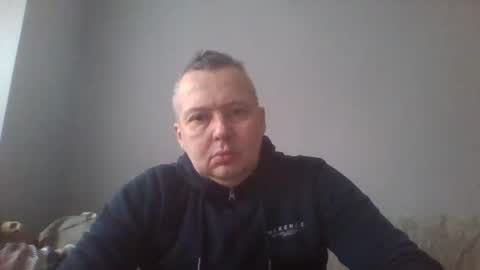 Snapshot of daniel0028 chatting on December 18, 11:34 am dan online show from December 18, 11:34 am