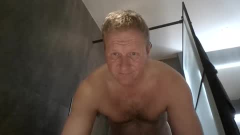 daniel0805 online show from October 31, 12:27 pm