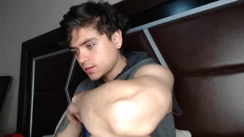 daniel_collins07 online show from January 24, 6:56 pm