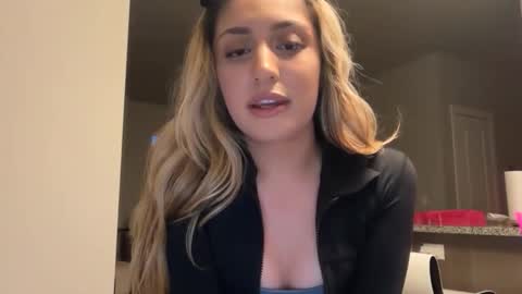 daniellarae1 online show from May 7, 3:57 am