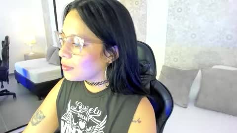 D A N I online show from March 6, 7:24 pm