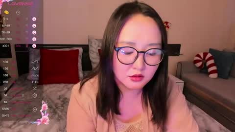 daniellemullore online show from May 5, 8:42 am