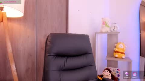 Snapshot of daniellerose_ chatting on October 21, 10:02 pm Danielle Rose online show from October 21, 10:02 pm