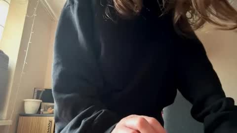 Mia online show from October 29, 8:27 am