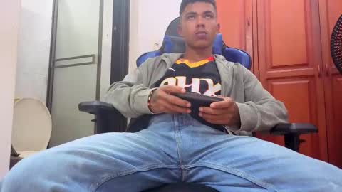 JUAN online show from October 18, 3:22 am