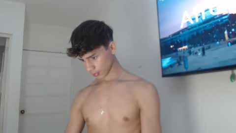 Daniels Cruz online show from June 2, 3:08 am