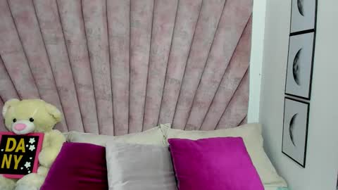   Danii Belluci  online show from February 24, 3:42 am