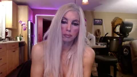 DanikaWhite69 online show from June 13, 12:37 pm