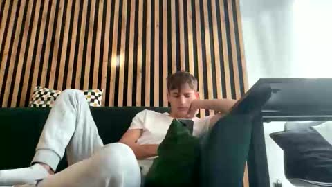 danio hot online show from December 17, 11:28 am