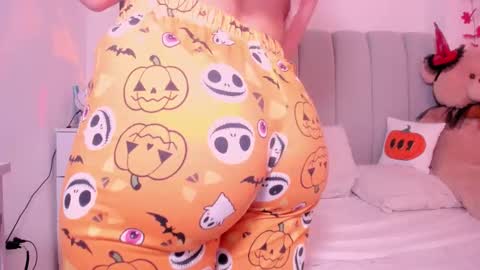 Snapshot of dannahyde chatting on October 1, 7:46 pm Insta DannaBlueX  online show from October 1, 7:46 pm