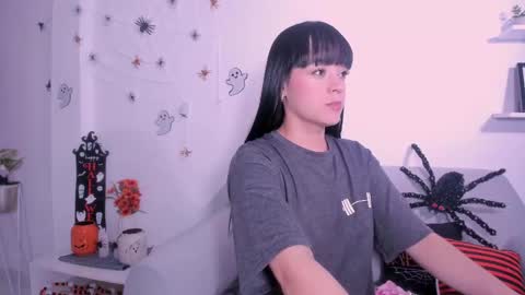 Snapshot of dannahyde chatting on October 8, 5:41 pm Insta DannaBlueX  online show from October 8, 5:41 pm