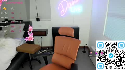 Snapshot of dannidaniels chatting on December 22, 10:25 pm DANNI DANIELS online show from December 22, 10:25 pm