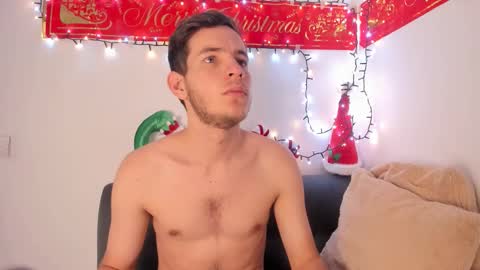 danny_and_lara online show from December 1, 8:18 pm