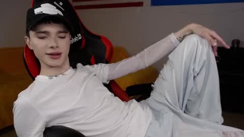 Danny online show from November 19, 1:54 pm