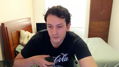 Snapshot of danruiz33 chatting on October 21, 9:18 pm Dan online show from October 21, 9:18 pm