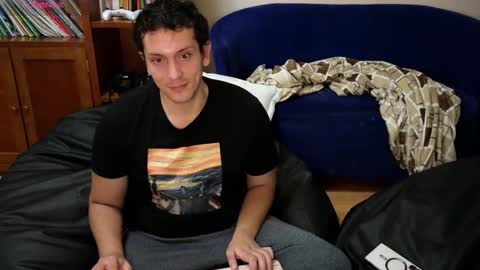 Snapshot of danruiz33 chatting on October 17, 3:54 am Dan online show from October 17, 3:54 am