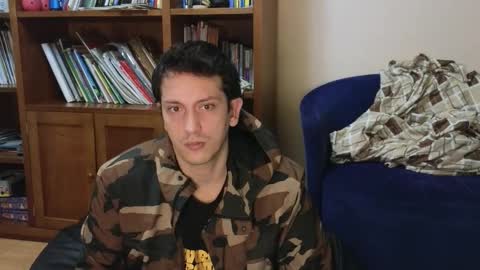 Snapshot of danruiz33 chatting on October 23, 12:34 am Dan online show from October 23, 12:34 am