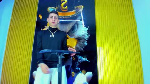 dante_brown1 online show from December 14, 3:57 am