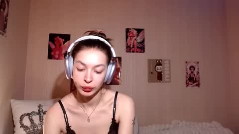 Daphne Darkthorn online show from March 18, 7:09 pm