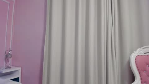 Daphne  online show from January 31, 5:19 am